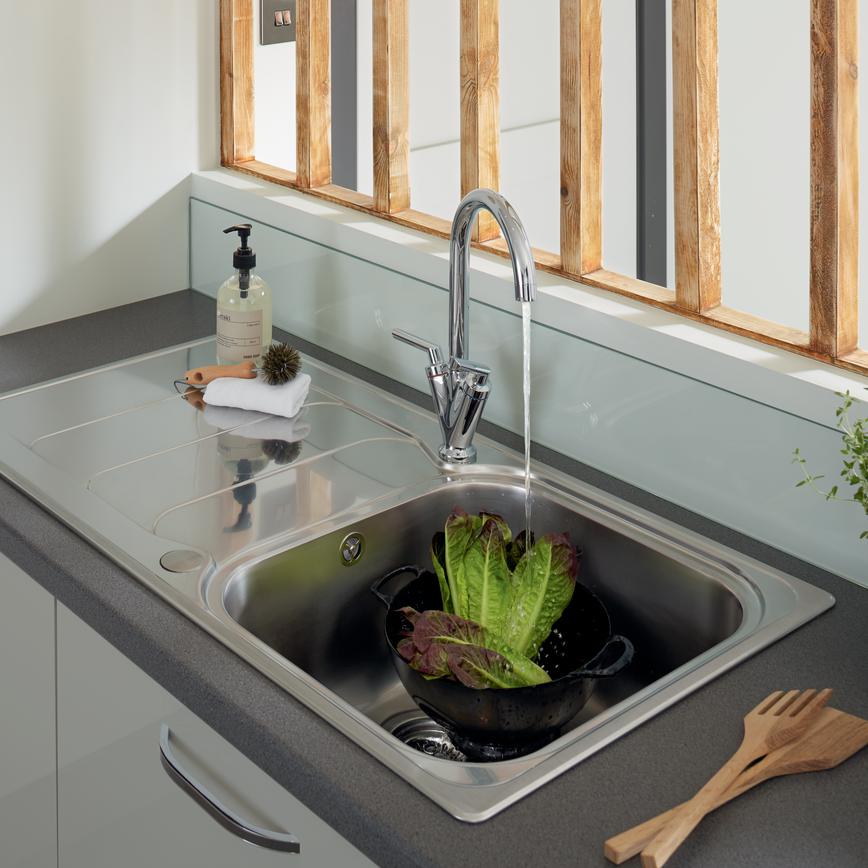 Lamona Kielder Single Bowl sink and Lamona Chrome Velino swan neck monoblock tap