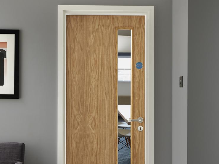 Oak Veneer 20g glazed - Lockable Commercial Door