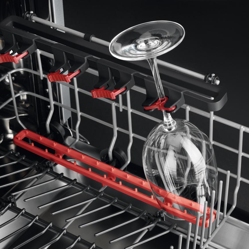 AEG 60cm Dishwasher FSK52917Z Top Rack close Up