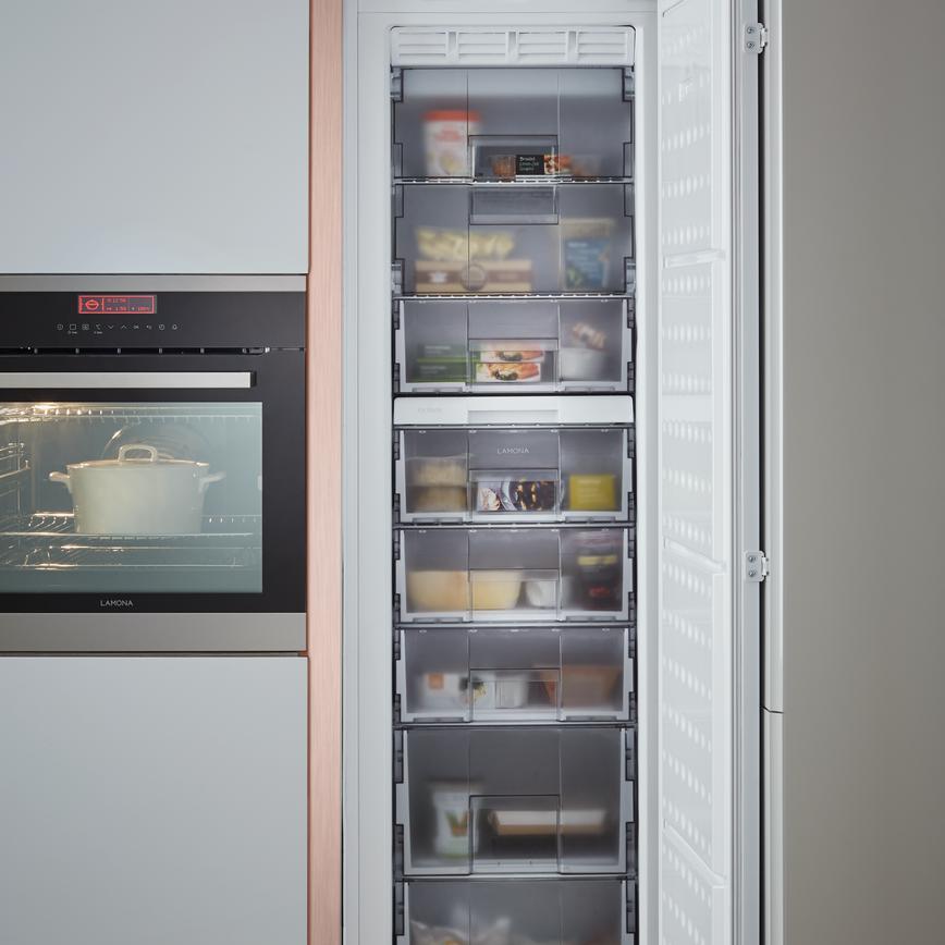 Lamona Full Height Integrated Freezer