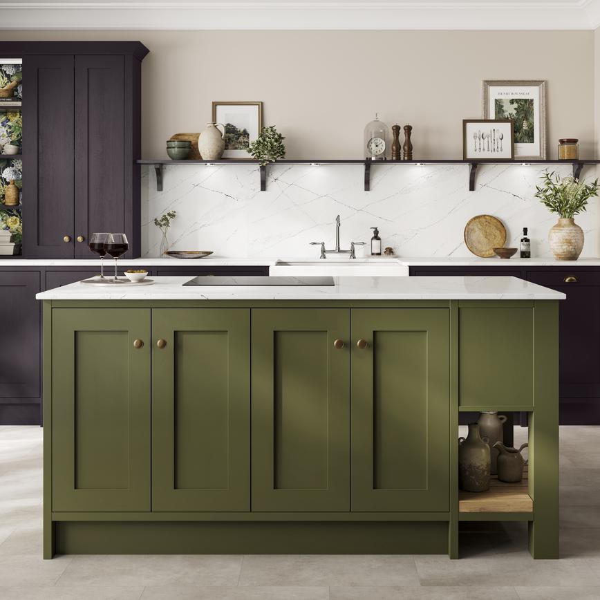 Chilcomb Olive Inframe Set Shot With Blackberry