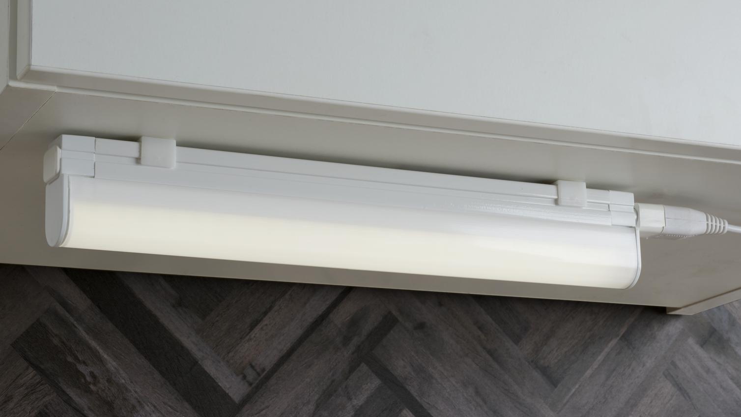 Robus Spear 3W Colour Temperature Selectable LED Linkable Striplight 275mm - White