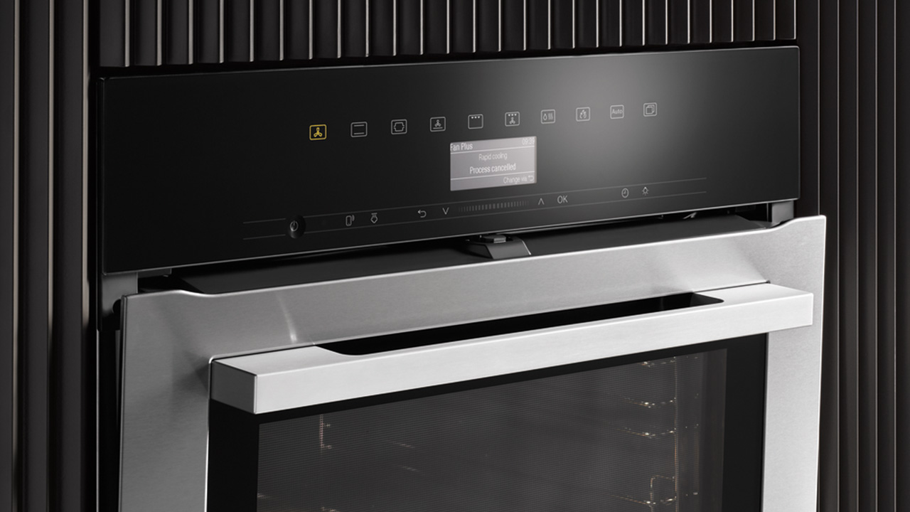 Miele responsive controls.